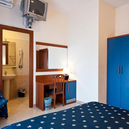 Hotel 4 Pini โรม ภายนอก รูปภาพ