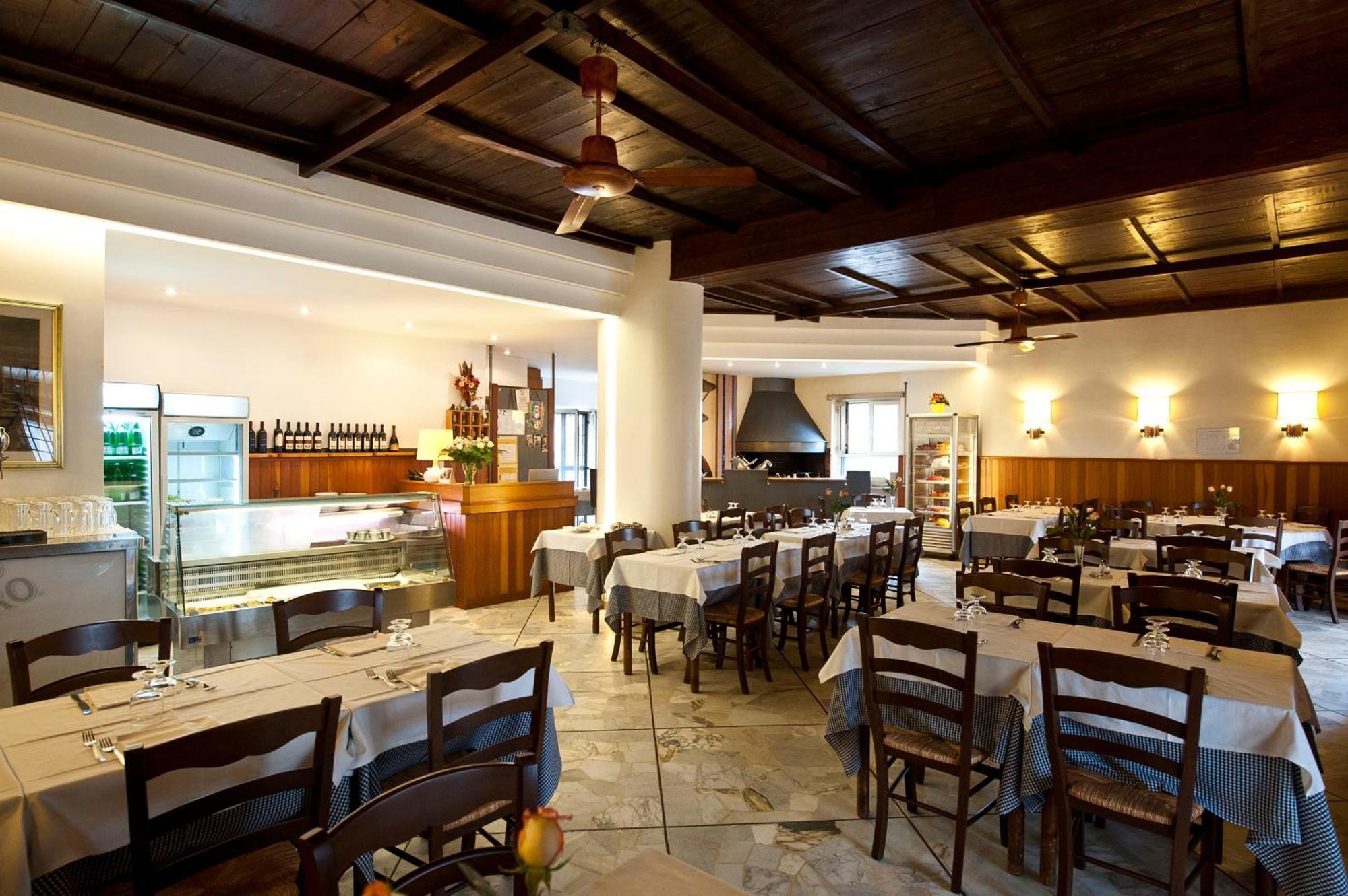 Hotel 4 Pini โรม ภายนอก รูปภาพ