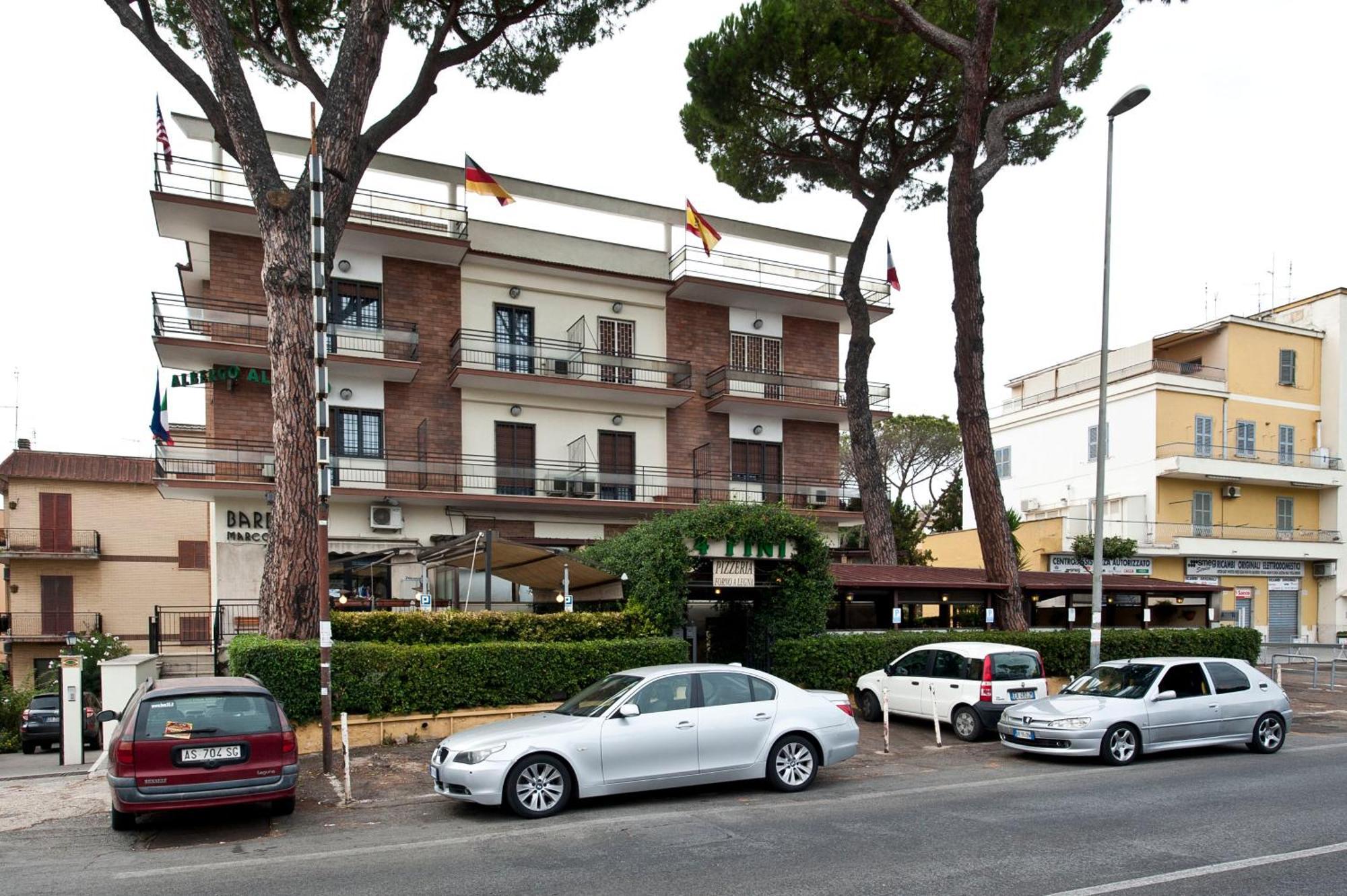 Hotel 4 Pini โรม ภายนอก รูปภาพ
