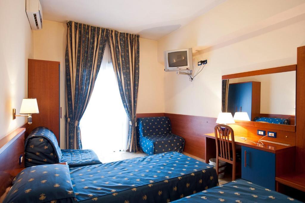 Hotel 4 Pini โรม ภายนอก รูปภาพ